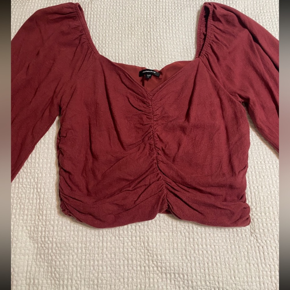 Size large. Mittoshop brand. Burgundy ruched top. - Picture 2 of 6